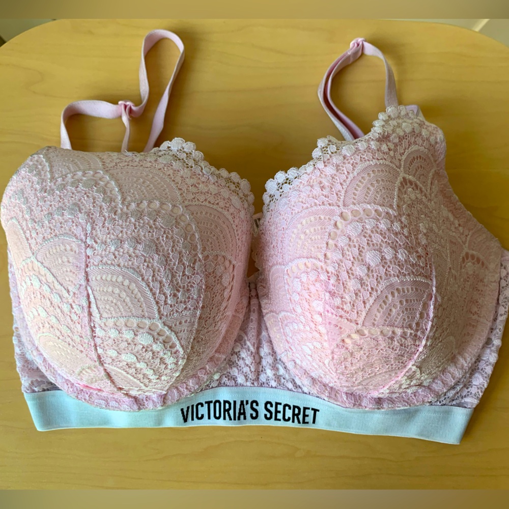 Set of 2 Victoria's Secret Lightly padded Lace Bras with Logo